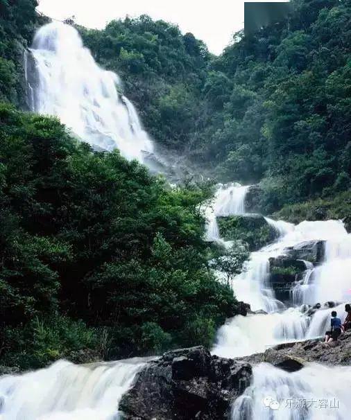 韩国女孩到中国陕西旅游,游玩三天后感叹:还以为在韩国
